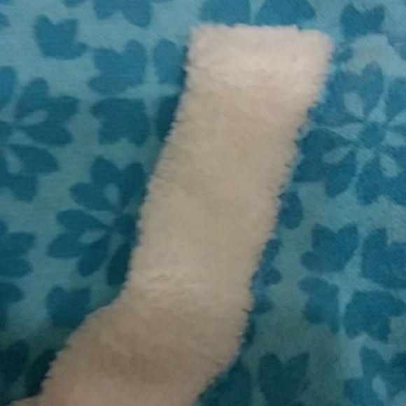 Disney Olaf's frozen adventure sweater SOLD - Picture 4 of 5